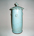 青磁鳥飾り筒花瓶